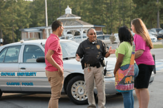 Cheif Burke speaking with Chowan Students