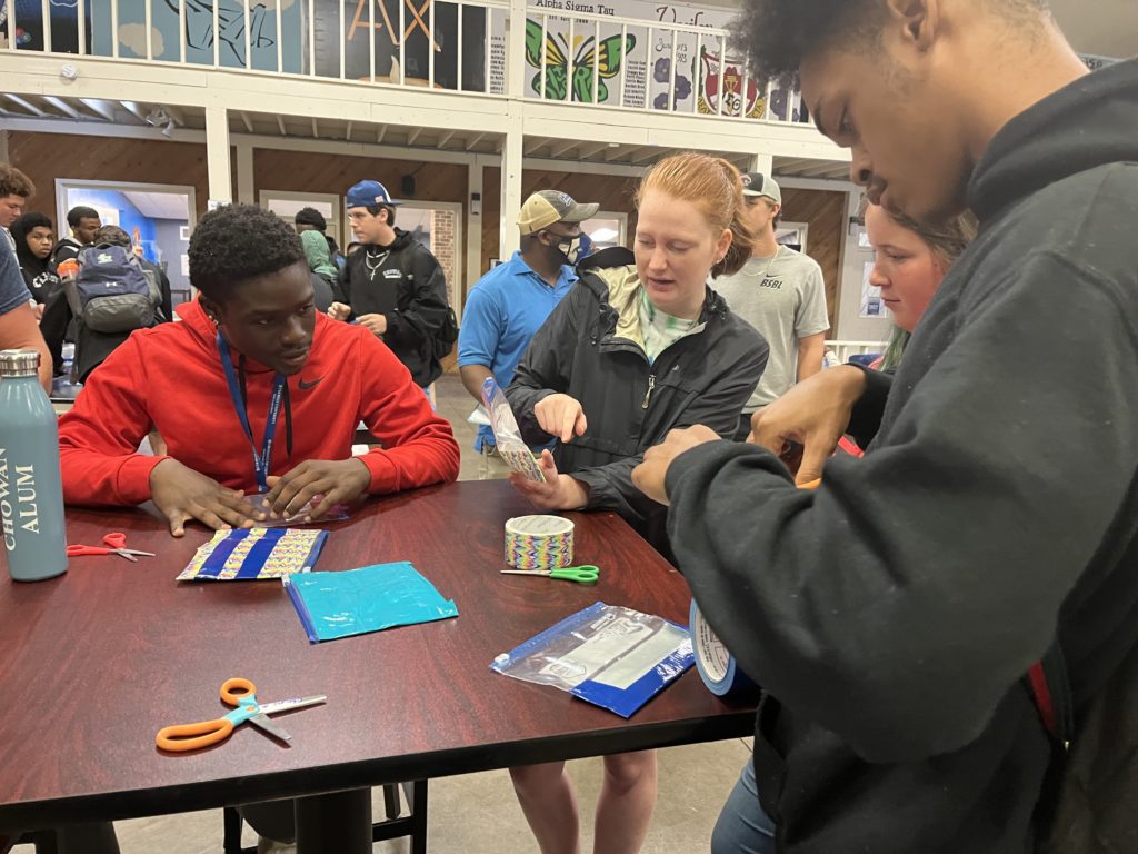 Chowan University Freshmen Serve Together to Help Elementary School Students